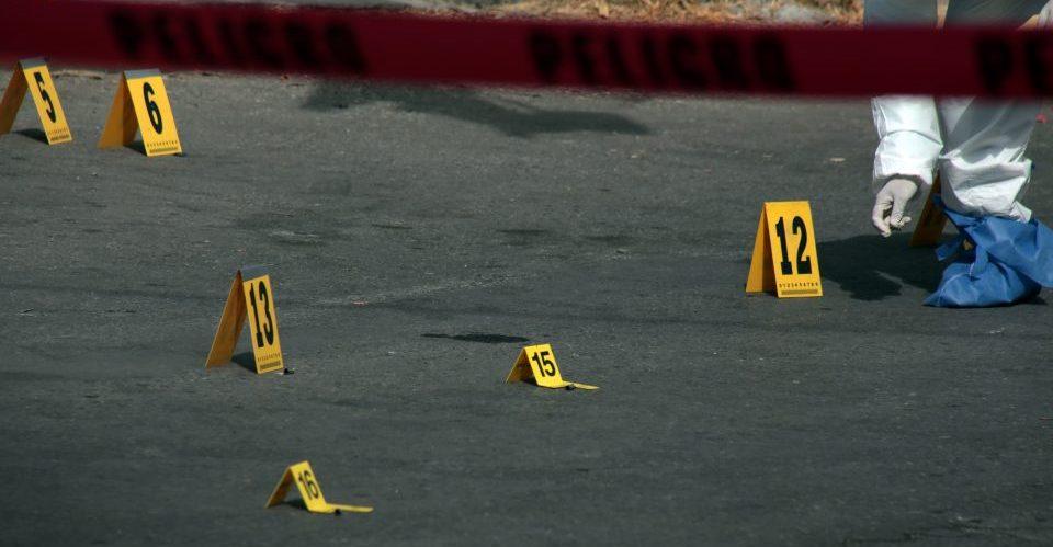 Asesinan a agente de la Fiscalía de Guanajuato y a su hija en un parque de juegos