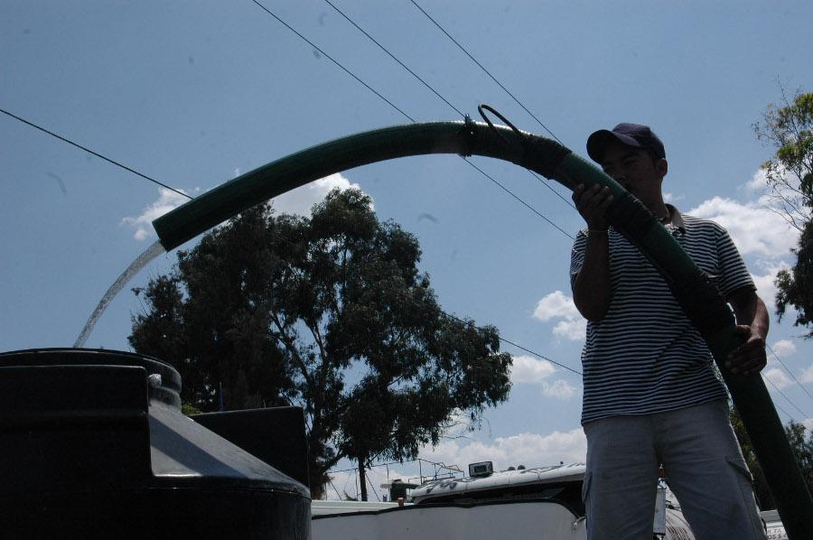 Mantiene GDF abastecimiento de agua a través de 300 pipas
