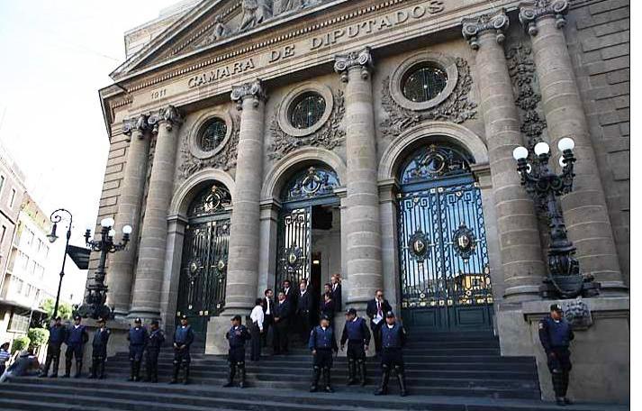 Diputados del DF se aprueban bono millonario