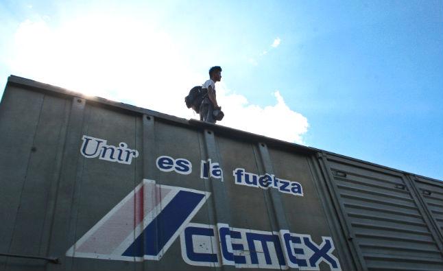 Sube a 9 los muertos por descarrilamiento de ‘La Bestia’