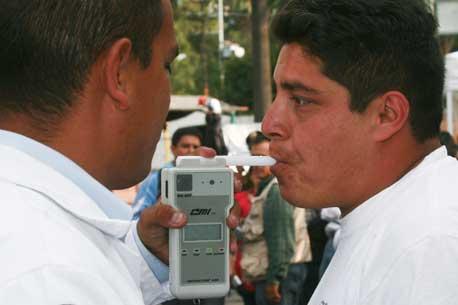 Suspenden alcoholímetro en Jalisco por posada navideña