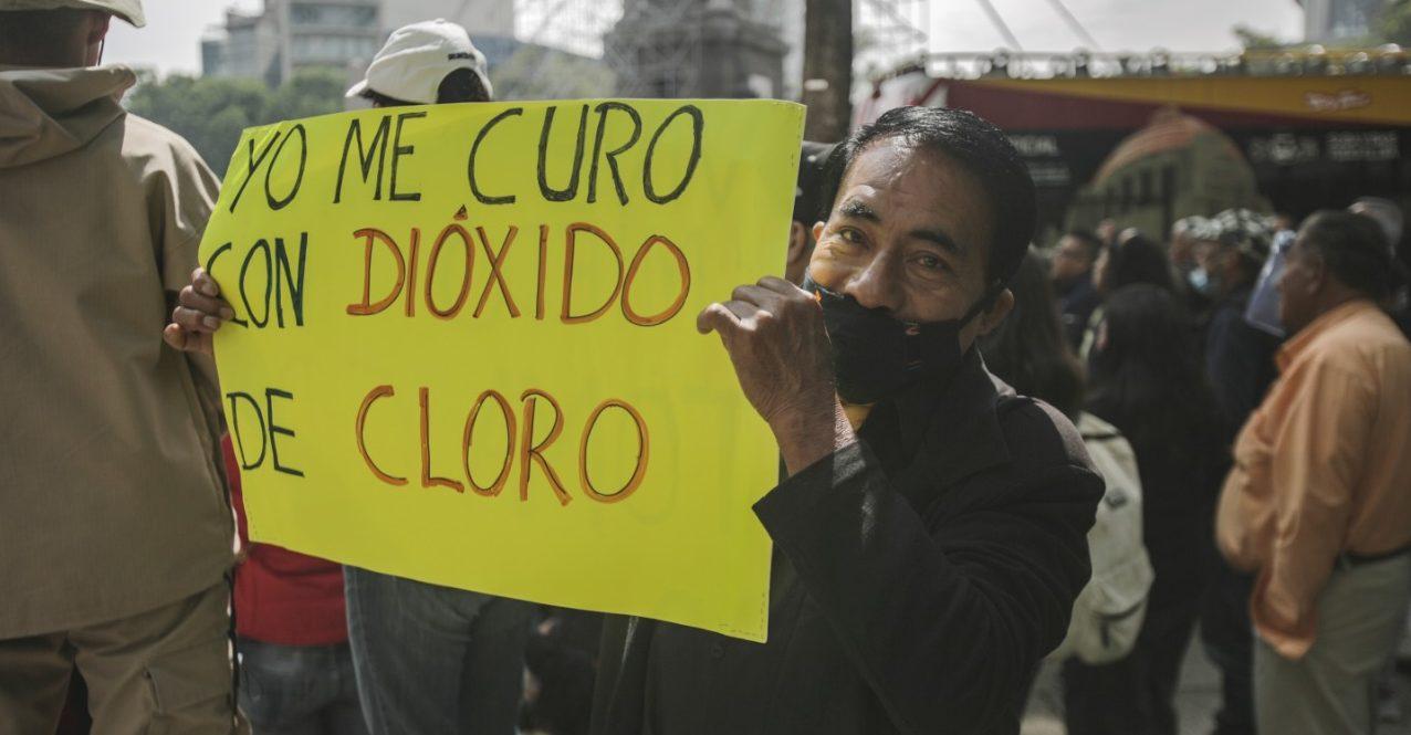 No cura la COVID-19 y puede poner en riesgo la vida: dióxido de cloro