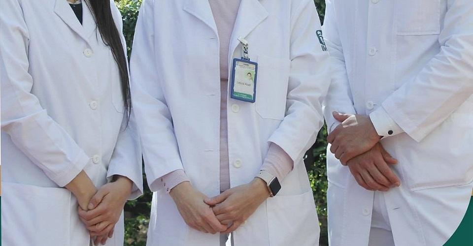 La vida de médicos residentes que denunciaron abusos de sus jefes