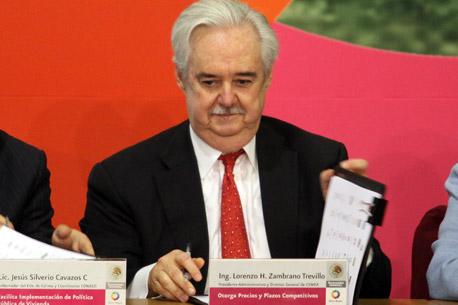 No estoy prófugo, responde dueño de Cemex