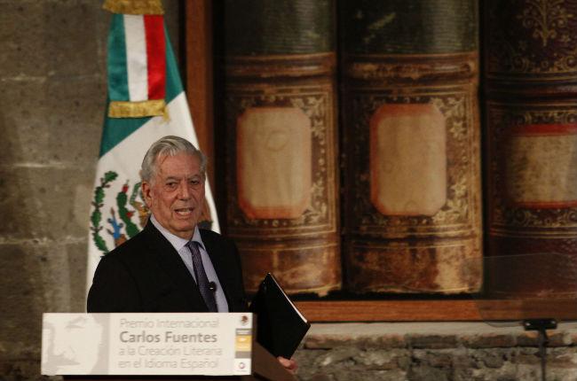 Carlos Fuentes, figura estelar del ‘boom’ latinoamericano: Vargas Llosa