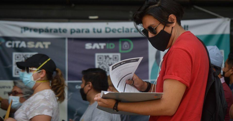 Madrugar, dos horas libres y paciencia: esto necesitas para obtener tu constancia fiscal del SAT en CDMX