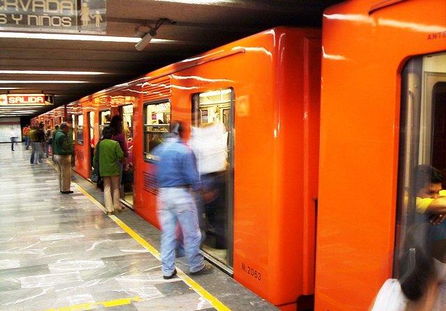 Proponen subir a 5 pesos el boleto del Metro