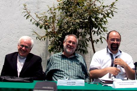 Giran 20 órdenes de aprehensión por caso Sicilia; el poeta agradece