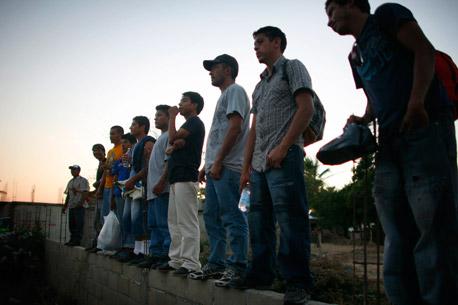 Baja flujo de migrantes salvadoreños hacia México por miedo a secuestro