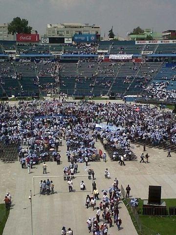 El retiro de los asistentes marca la toma de protesta de Vázquez Mota