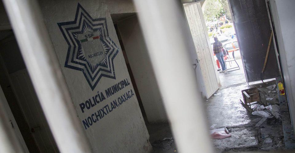 Vinculan a proceso a exmandos policiales por operativo de Nochixtlán, en 2016