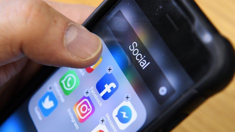 Cómo descubrir todo lo que Facebook sabe sobre ti en tres sencillos pasos