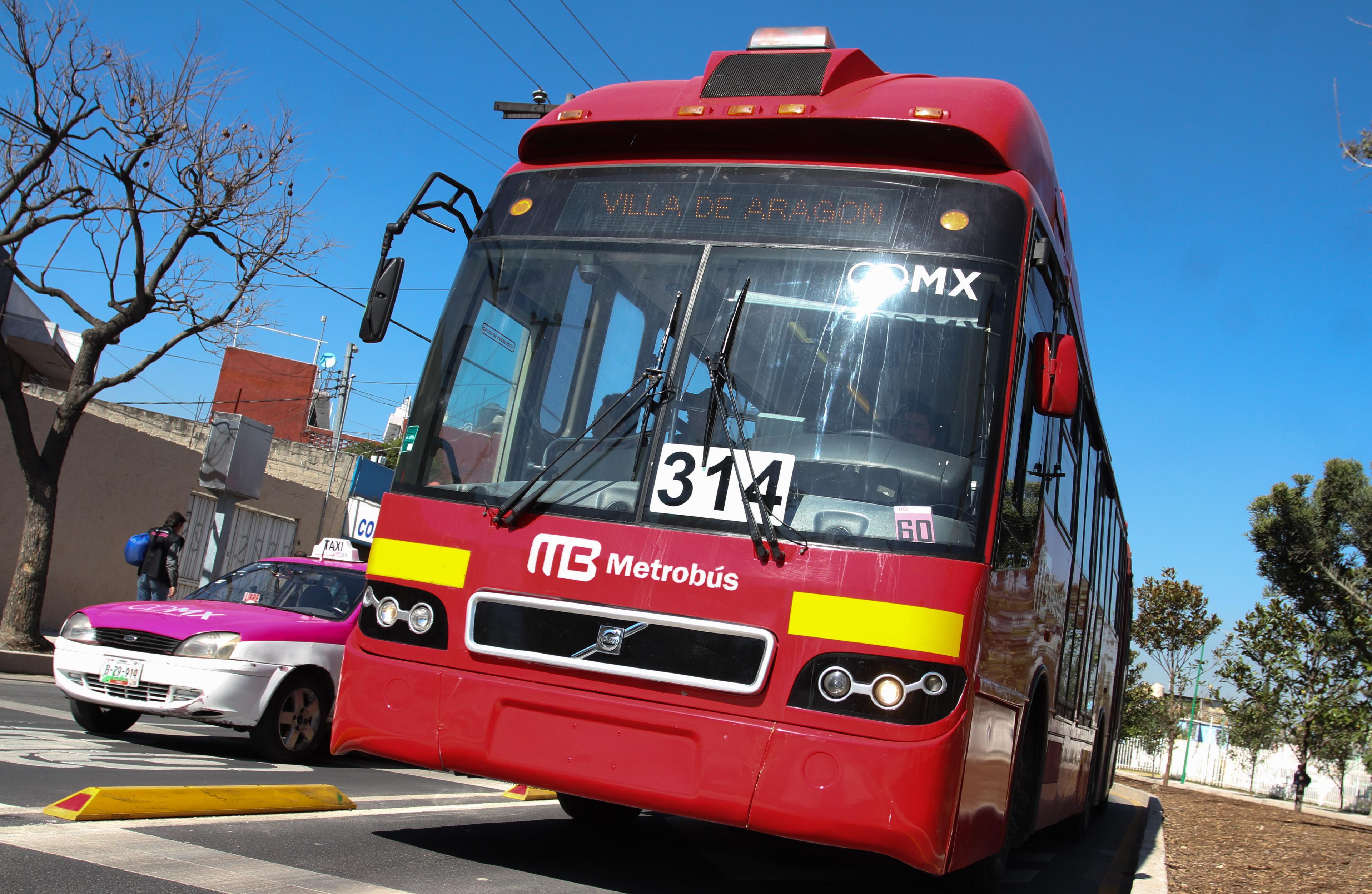 Ciclista muere atropellado por unidad del Metrobús en GAM