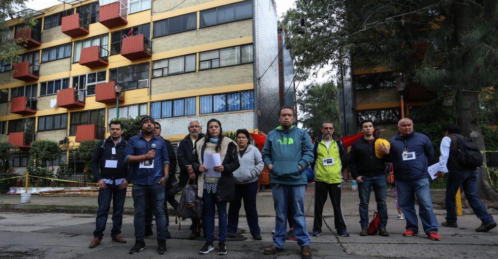 Damnificados exigen recursos federales para reconstrucción de 17 zonas dañadas por sismo en CDMX