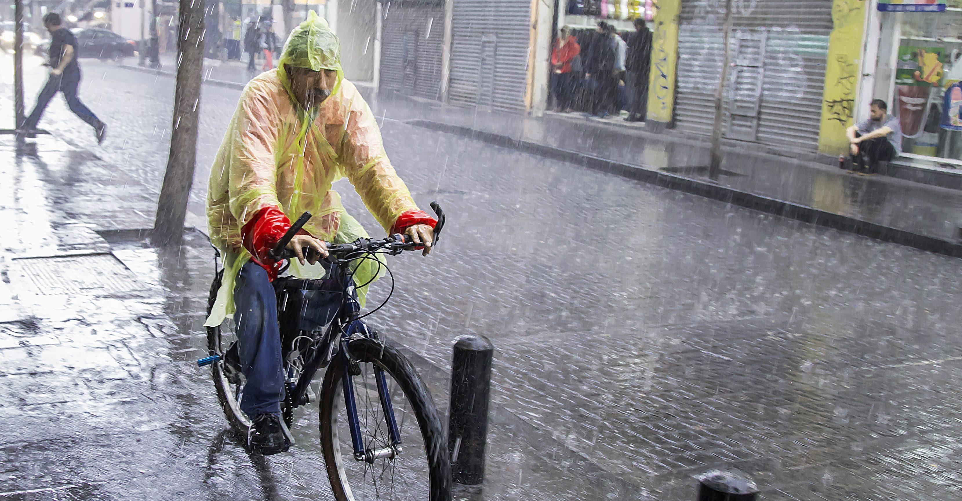 Lunes de tormentas: huracán provoca lluvias en 23 estados; Michoacán, Oaxaca y Chiapas en alerta