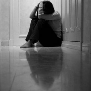 Las mujeres se suicidan solteras;<br>los hombres, casados