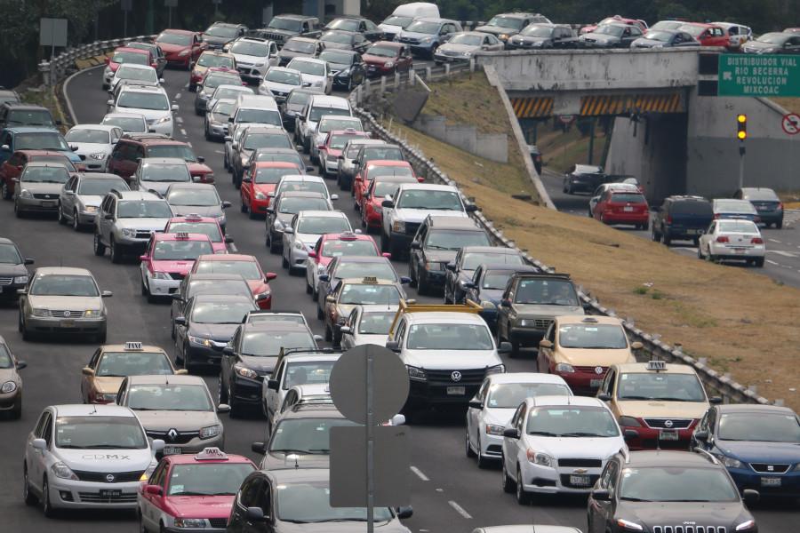 Un juez resuelve a favor de dos ciudadanos: podrán evitar el Hoy No Circula