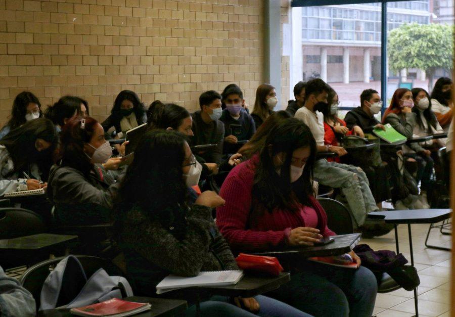 En fotos: Alumnos de la UNAM vuelven a clases presenciales