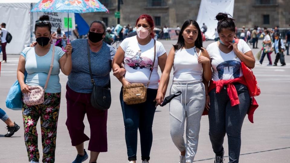 Aumentan casos de COVID en adultos de 30 a 49 años en CDMX; Sheinbaum descarta tercera ola