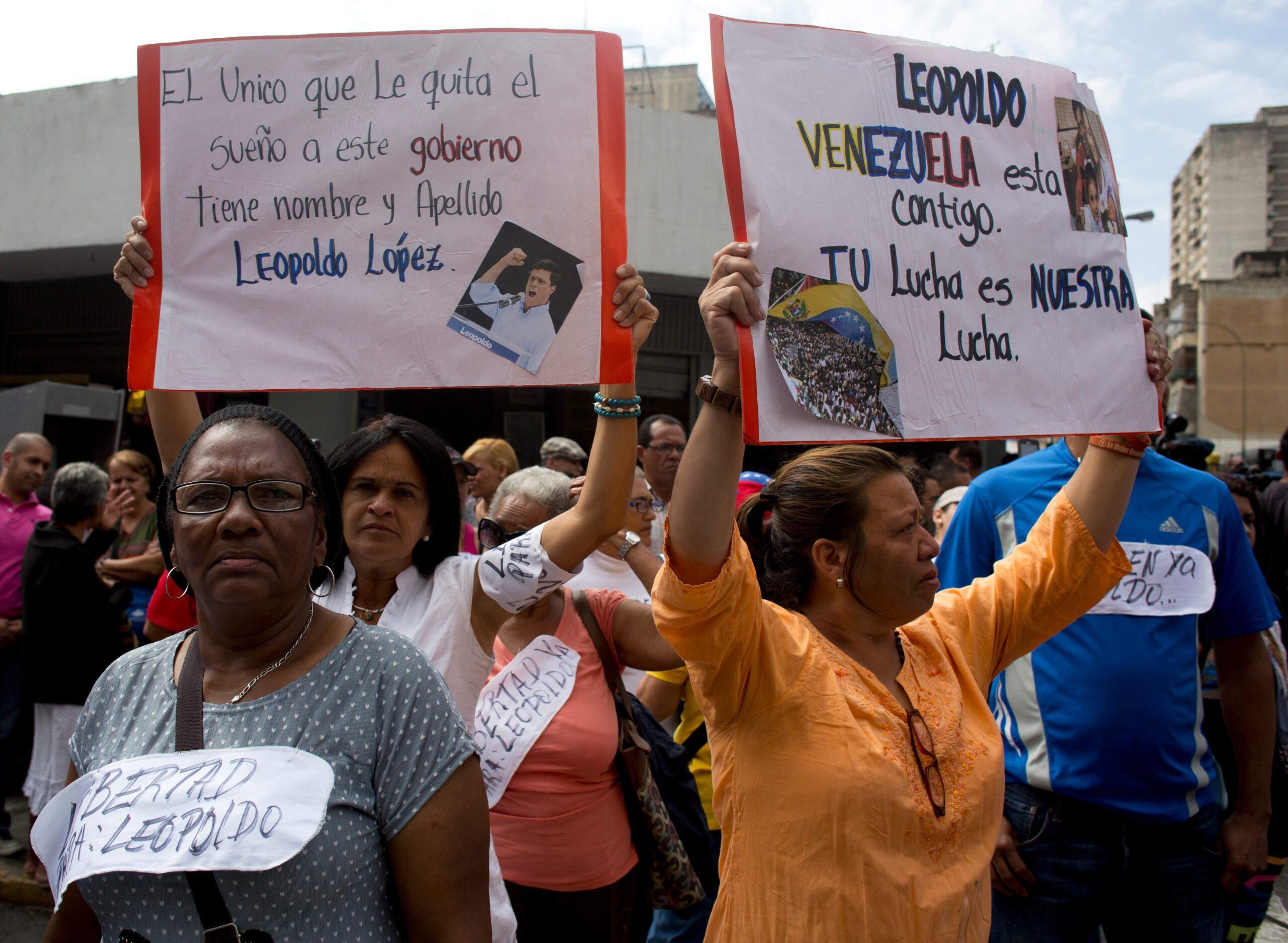Gobierno de Venezuela amenaza con cortar la gasolina en zonas donde sigan las protestas
