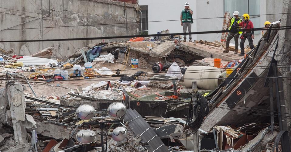 Sigue la operación de búsqueda de ocho personas en Álvaro Obregón 286: Mancera