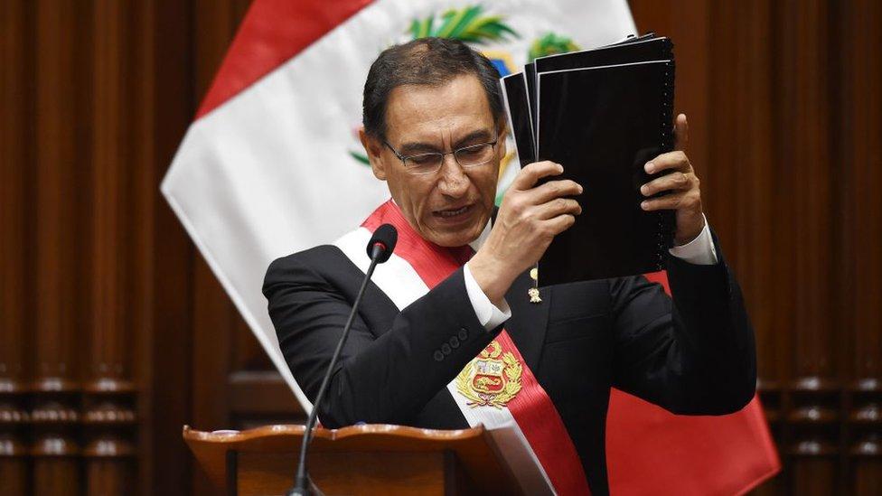 Referéndum en Perú: por qué el presidente Martín Vizcarra rechaza una reforma que él mismo propuso