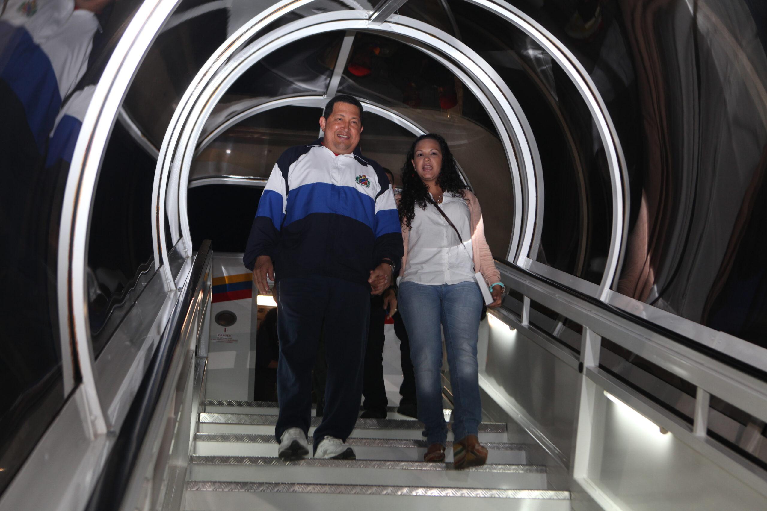 Hugo Chávez va por reelección pese a problemas de salud