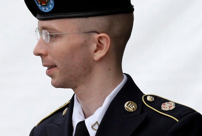 Reducen sentencia de Manning a “sólo” 90 años