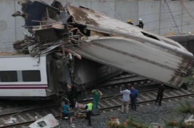 Dejan libre con cargos al conductor del tren descarrilado en España