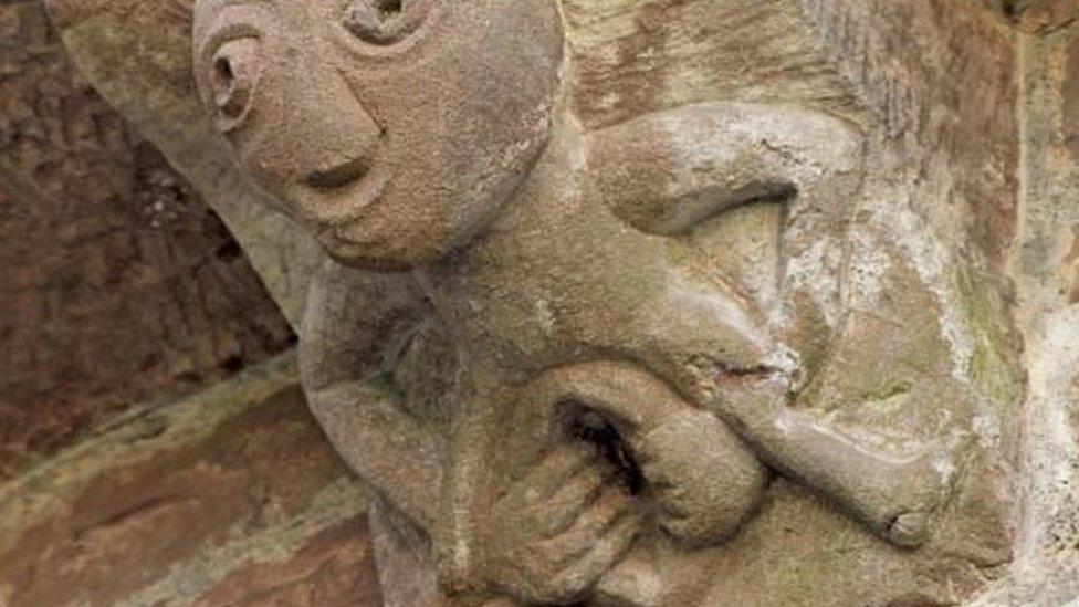 Sheela-na-gigs: las mujeres desnudas que adornan las iglesias de Reino Unido