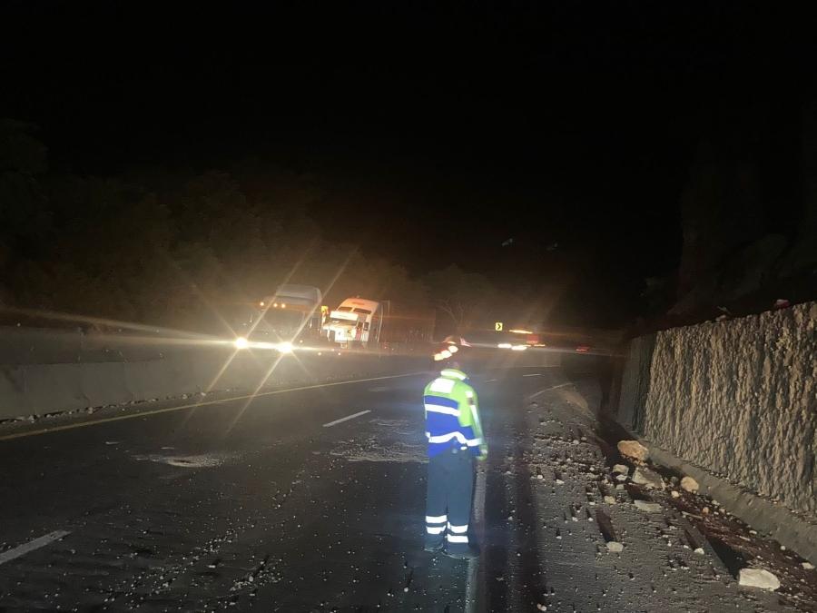 Cierre de carreteras, caídas de paredes y daños a inmuebles: las afectaciones en Colima y Michoacán tras sismo