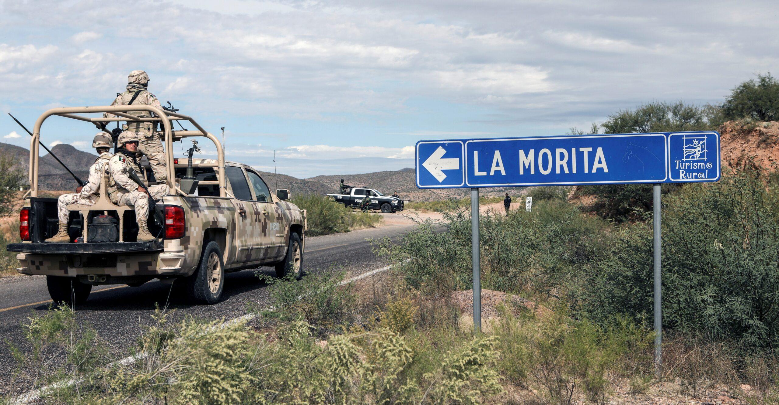 “Venimos a honrar su memoria”: familia LeBarón realiza los funerales en el Rancho La Mora