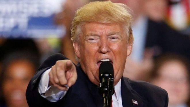 Trump arremete contra los medios estadounidenses al celebrar sus primeros 100 días de gobierno