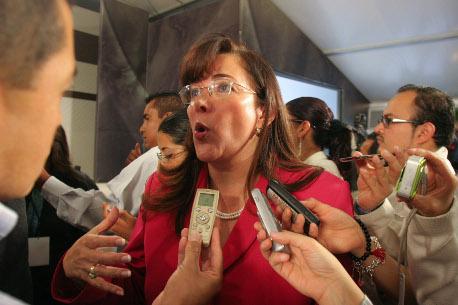 Yeidckol, dispuesta a <i>ceder el paso</i> a Encinas