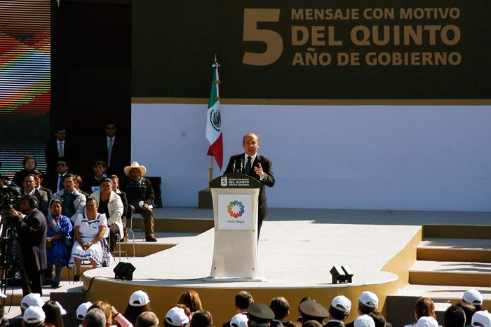 Culpa Calderón a gobiernos anteriores por el narco (discurso textual)