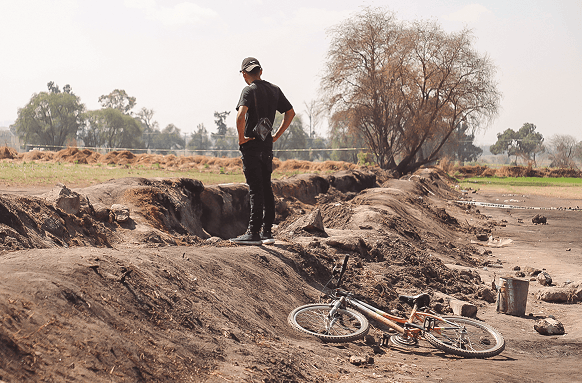 En Tlahuelilpan pierden la esperanza de hallar vivos a sus familiares; hay 52 restos no identificados