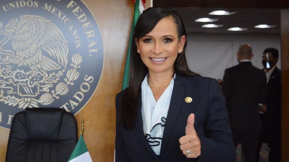 Diputada Laura Fernández renuncia al Verde y se va al PRD; buscará gubernatura de QRoo