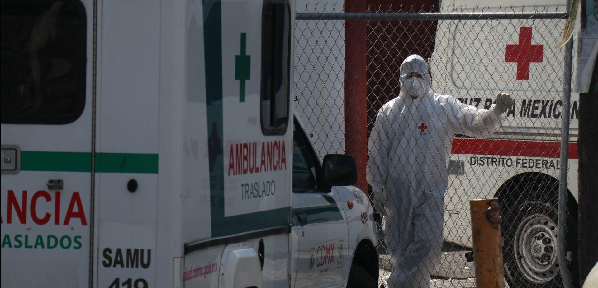 México supera las 166 mil muertes por COVID; casos activos bajaron 33%