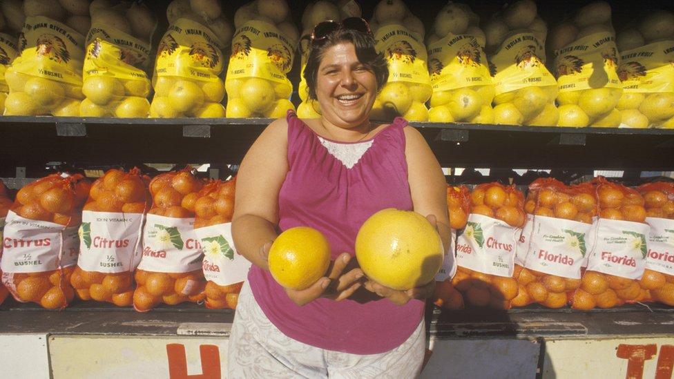 El extraño e imperceptible prejuicio que sufren las personas obesas cuando van de compras