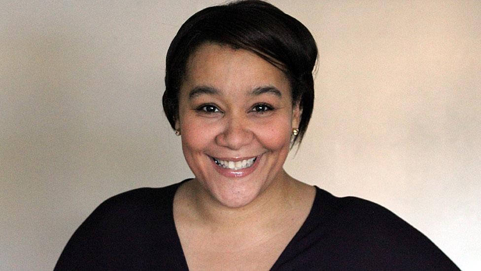 Naomi Jacobs, la mujer que se acostó con 32 años de edad y se despertó con 15