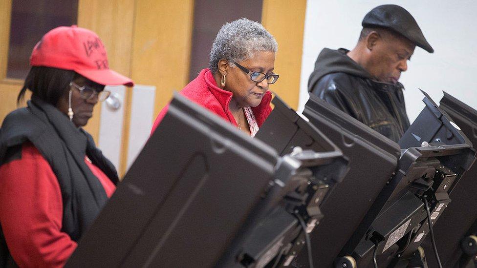 Por qué las elecciones en EU son los martes y no los domingos (y cómo podría favorecer a los republicanos)