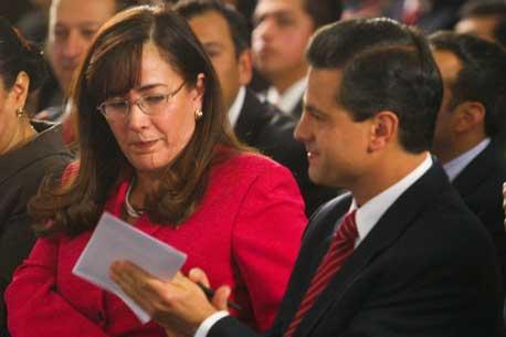Yeidckol, ferviente admiradora de Peña Nieto: PRD-Edomex