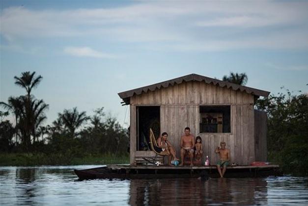 <i>El precio del Mundial</i>: 200 mil desplazamientos en Brasil y más