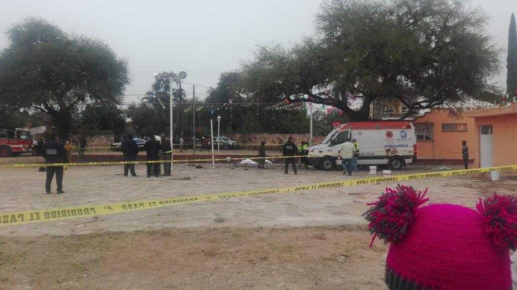 Explosión de pirotecnia cerca de una capilla deja 5 muertos en Querétaro