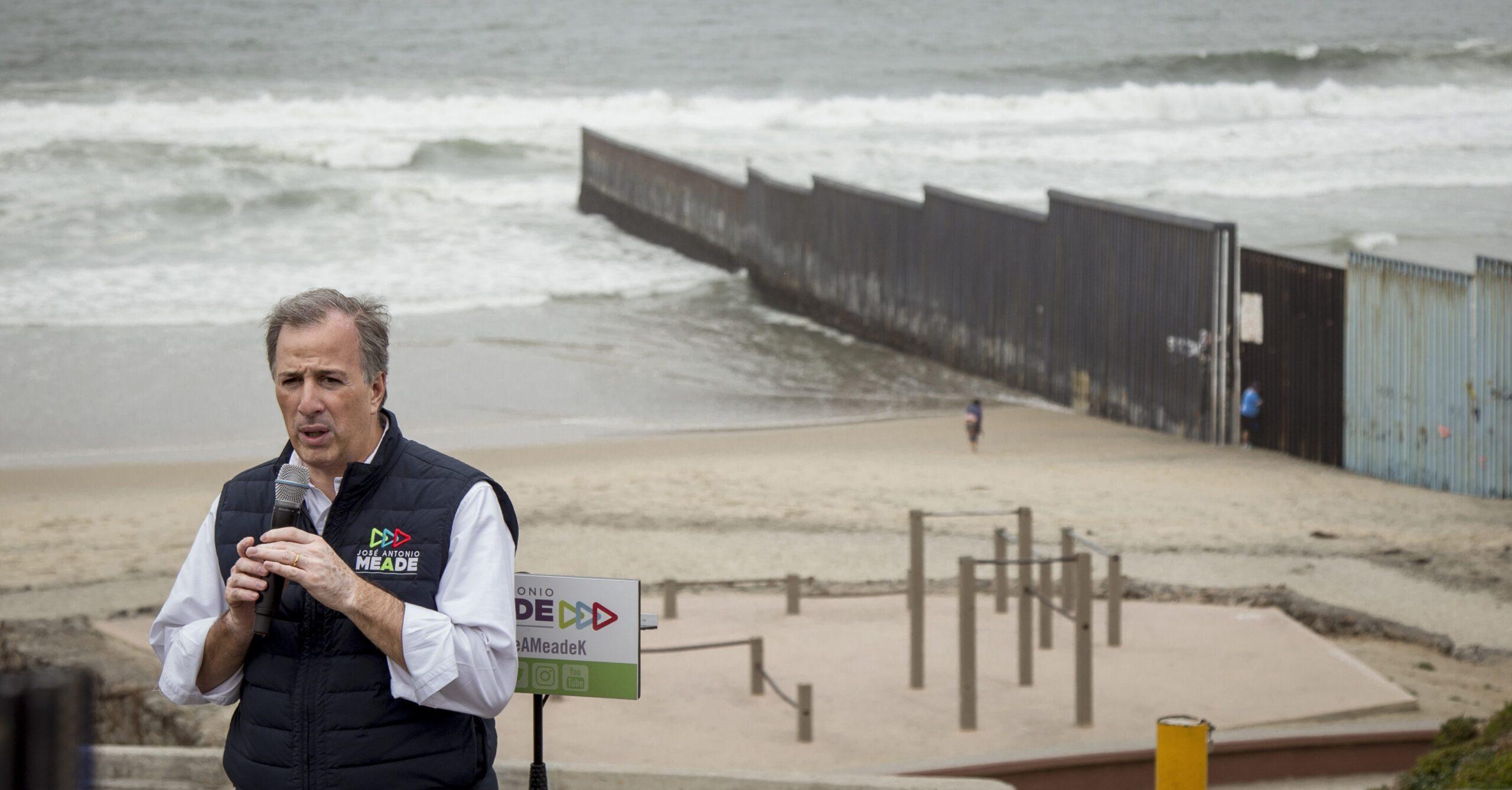 Meade dice que construirá su muro tecnológico en la frontera con EU