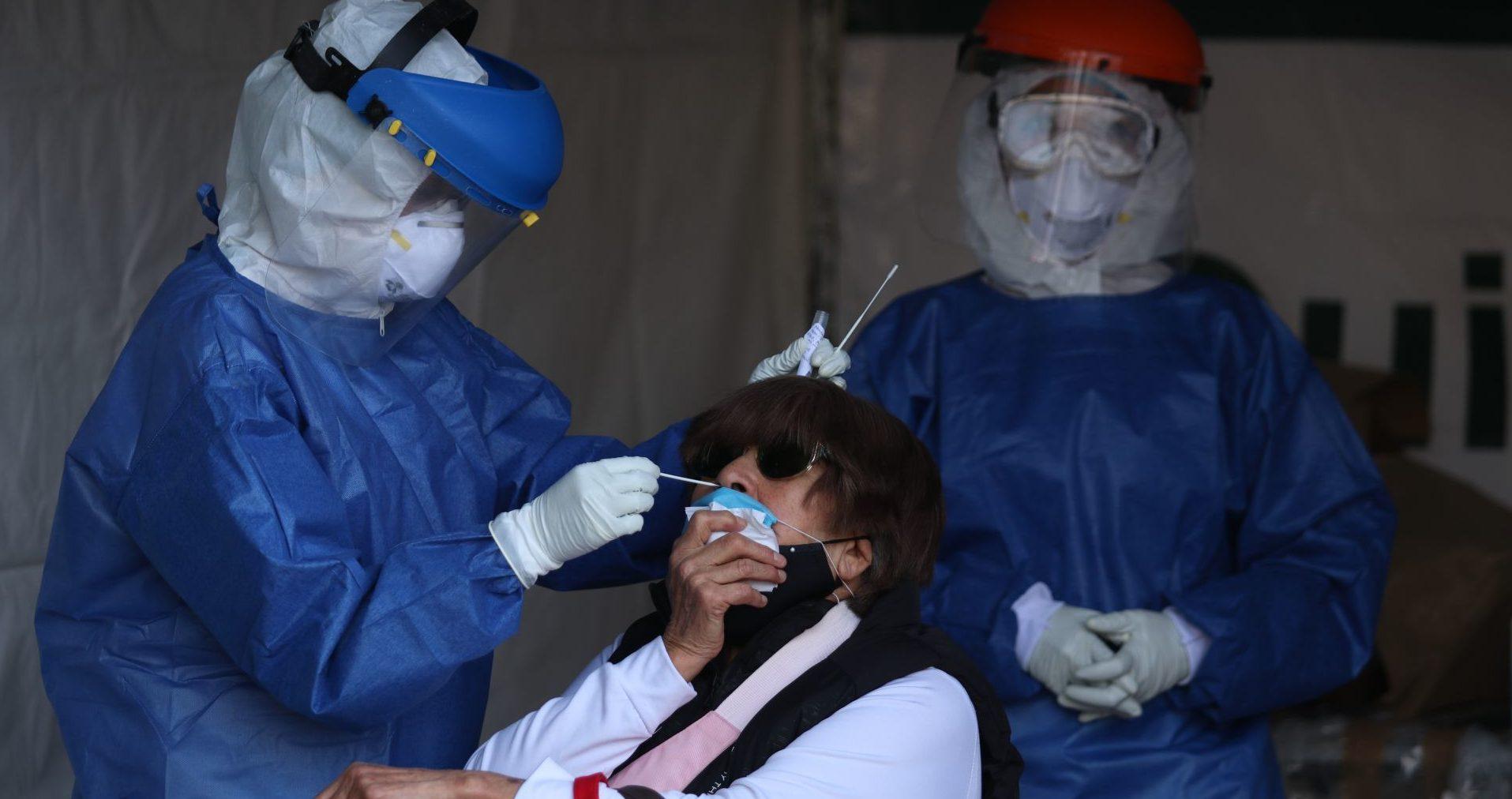 México suma 825 muertes más por COVID-19 y supera las 106 mil defunciones