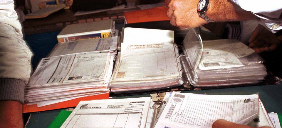 Tráfico de facturas: más de 8 mil empresas las falsifican y logran evadir 354 mil mdp