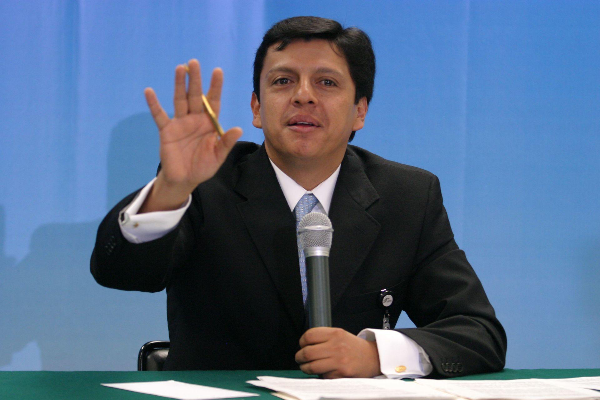 Renuncia el jefe de Oficina de la SRE, Fabián Medina