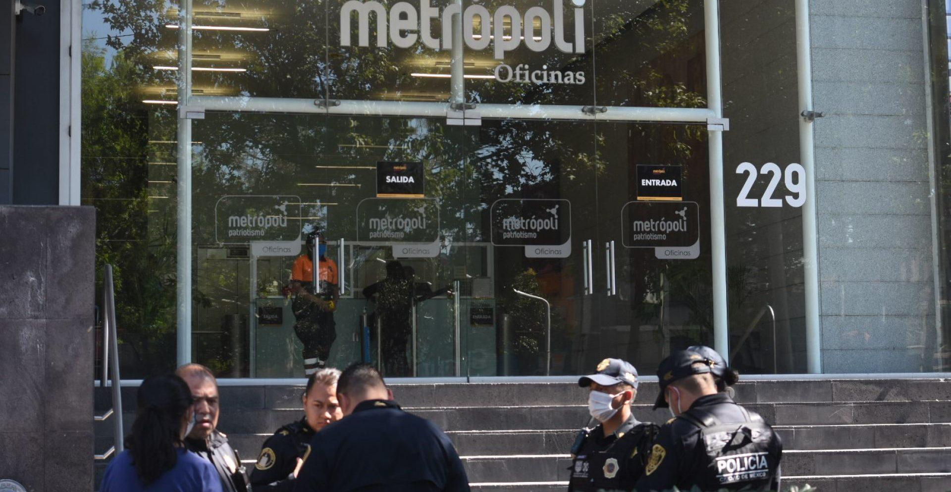Intento de asalto desata balacera en plaza Metrópoli Patriotismo, hay un lesionado