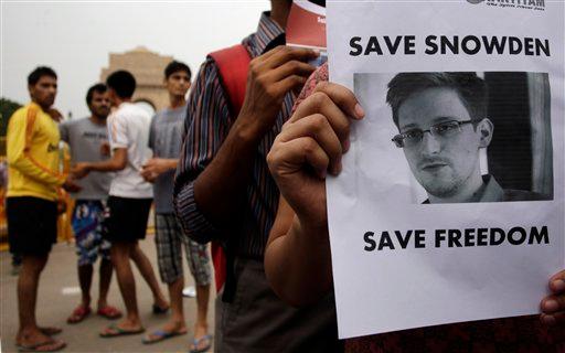 Microsoft colaboró con EU para espiar chats, revela Snowden